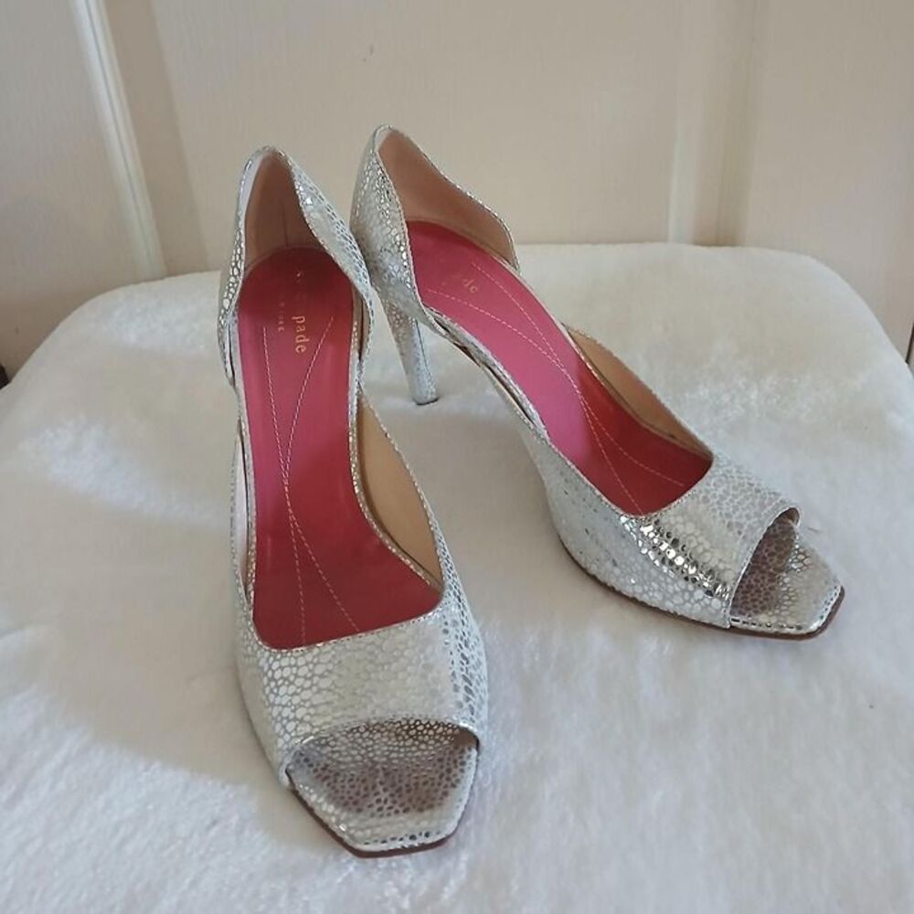 Kate Spade Lara Cracked Silver Leather Peep Toe Pump Size 8.5 Made in Italy Glam